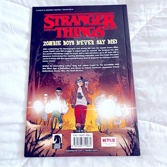 Stranger Things - Zombie Boys Graphic reader - Picture 2 of 4